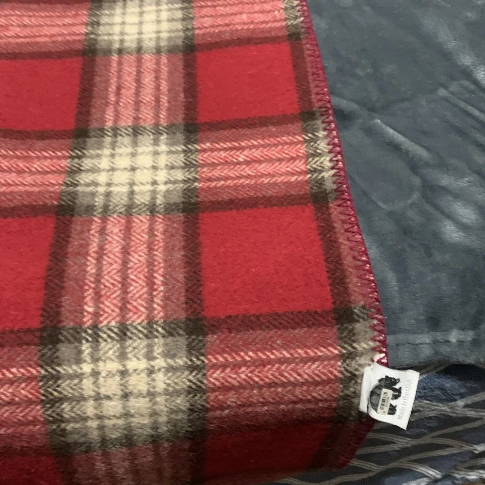 ABW Plaid Throw Blanket Sherpa Lined Red Beige Brown Star Patch‎ USA Made Cozy